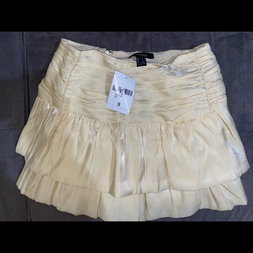 Forever 21 creame/gold preppy skirt